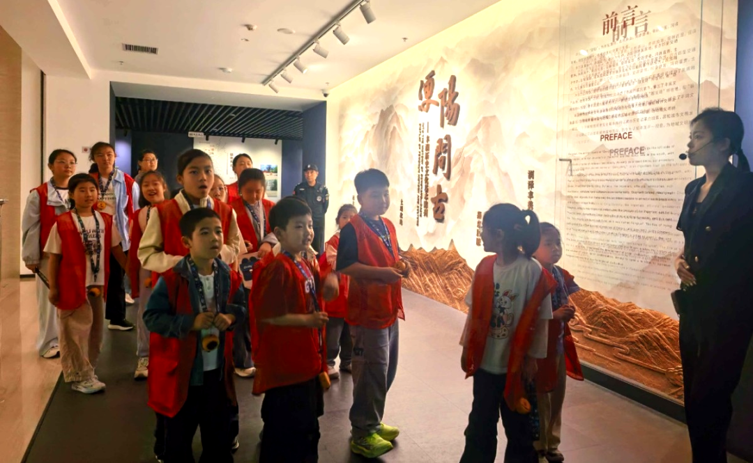 唐山市新华书店开展研学活动，走进丰润博物馆感悟家乡历史-封面图